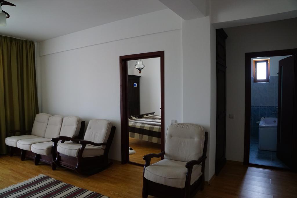 Pensiunea Casa Bunicului Mociu Buitenkant foto